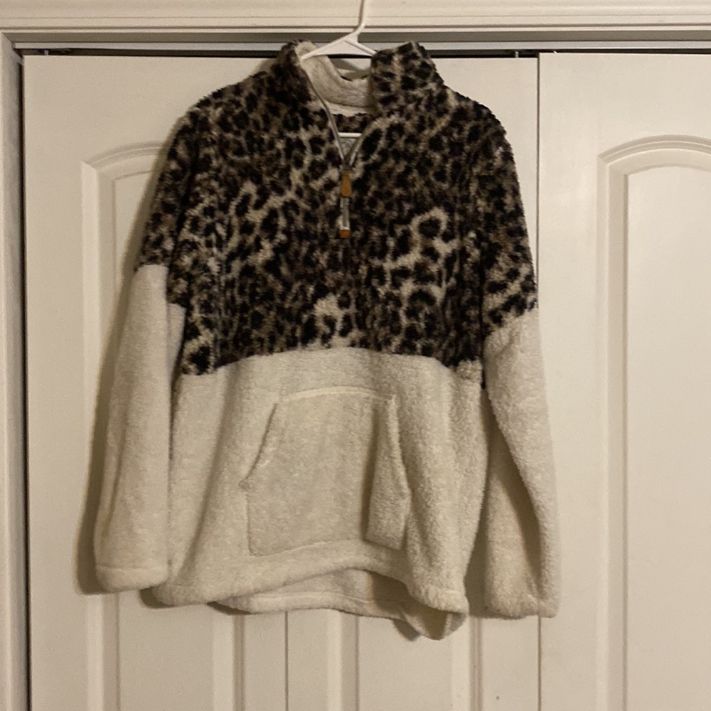 Women Sherpa 1/4 a zipper cheetah print on top oatmeal color on bottom
